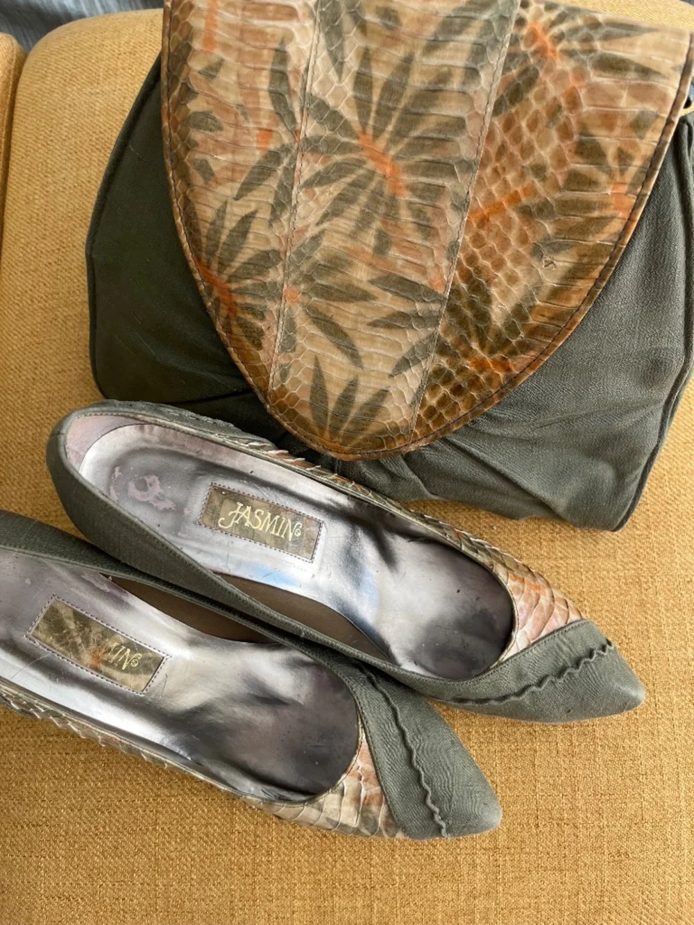 Jasmine Vintage 1980’s Pumps Matching Purse Snakeskin Leather And Silk Size 8
